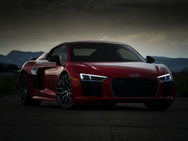 Обои 800x600 Audi R8, спортивная машина