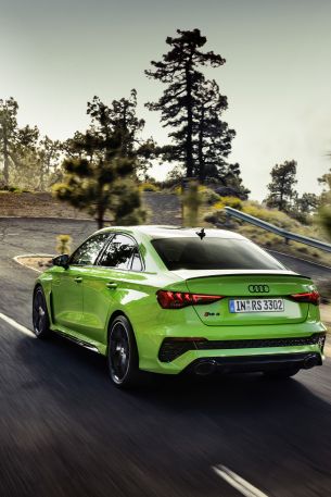 Обои 640x960 Audi RS 3, дорога