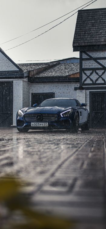 Обои 1125x2436 Mercedes-AMG, спортивная машина, дождь