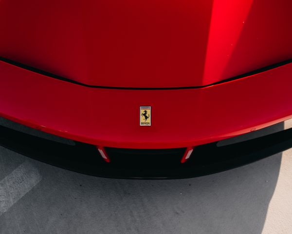 Обои 1280x1024 красный Ferrari, спортивная машина