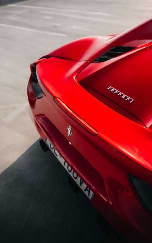 Обои 1752x2800 красный Ferrari, спортивная машина