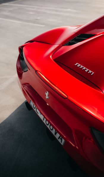 Обои 600x1024 красный Ferrari, спортивная машина