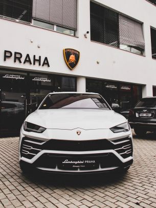 Обои 1668x2224 Lamborghini Urus, спортивная машина