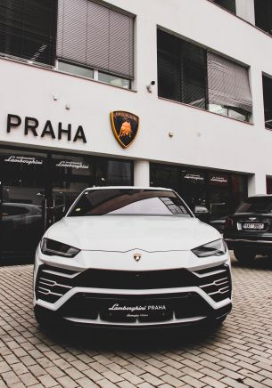 Обои 1668x2388 Lamborghini Urus, спортивная машина