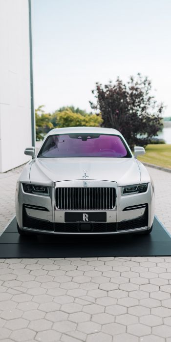 Rolls-Royce, white Wallpaper 720x1440