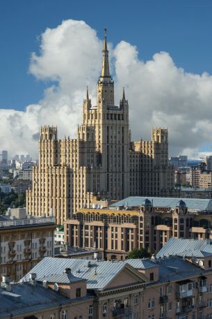 Stalin skyscraper, Moscow, Russia Wallpaper 640x960