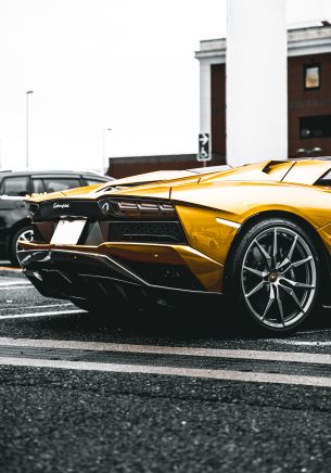 Обои 1668x2388 Lamborghini Aventador, спортивная машина