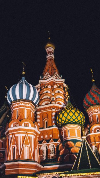 St. Basil's Cathedral, Moscow, Russia Wallpaper 640x1136