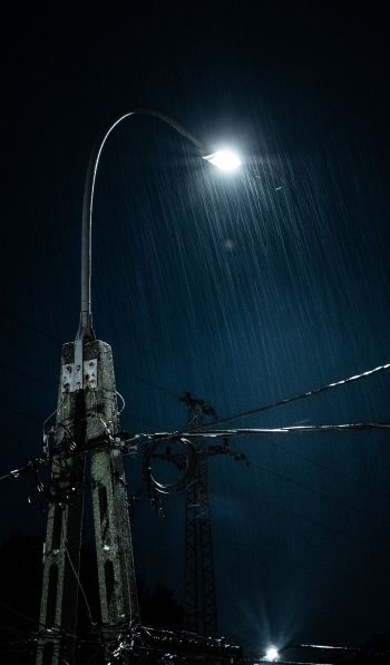 rain, night, flashlight Wallpaper 600x1024