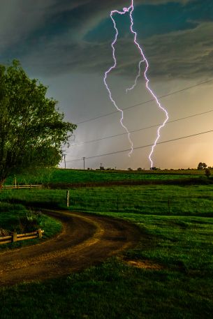 thunderstorm, lightning, bad weather Wallpaper 640x960