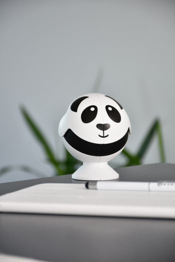 panda, minimalism Wallpaper 640x960