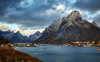 Обои 2560x1600 Норвегия, гора, озеро
