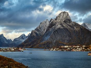 Norway, mountain, lake Wallpaper 800x600
