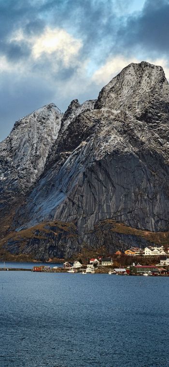 Norway, mountain, lake Wallpaper 828x1792