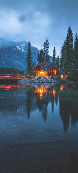 lake house, lake, night Wallpaper 1080x2400