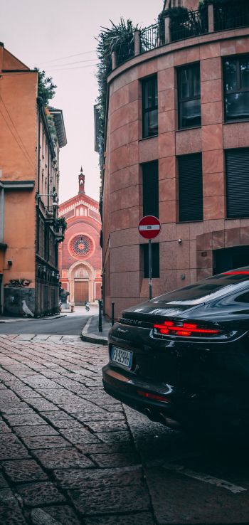 Обои 1440x3040 Porsche Panamera, Милан, улица