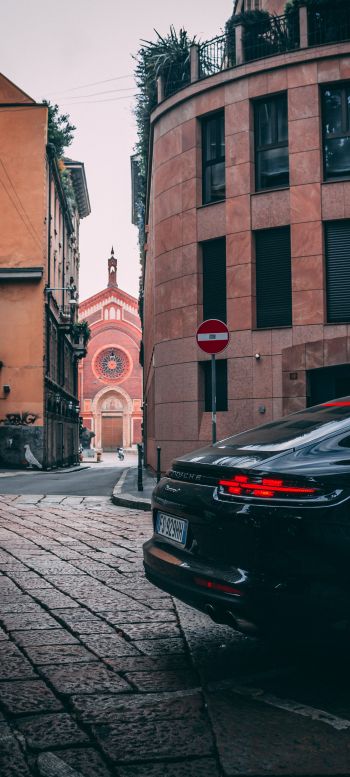 Обои 1440x3200 Porsche Panamera, Милан, улица