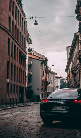 Обои 600x1024 Porsche Panamera, Италия, Милан