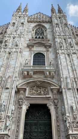 Piazza del Duomo, cathedral, Milan Wallpaper 2160x3840