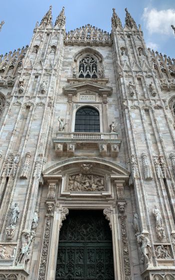 Piazza del Duomo, cathedral, Milan Wallpaper 1752x2800