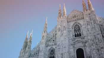 Piazza del Duomo, cathedral, Milan Wallpaper 2560x1440