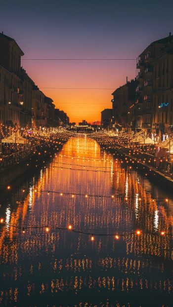 Обои 1440x2560 Милан, канал, ночь