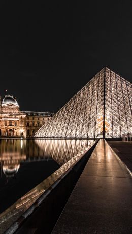 Louvre, Paris, France Wallpaper 640x1136