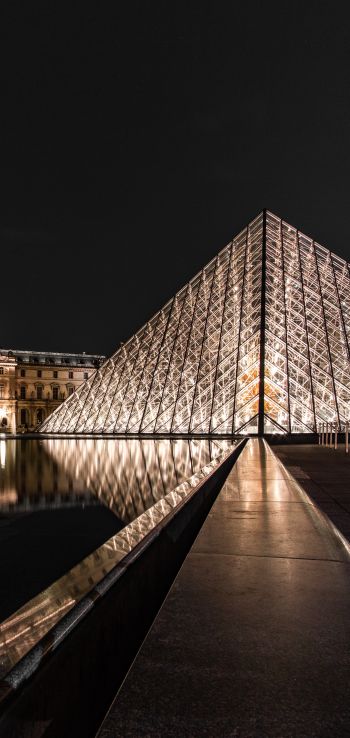 Louvre, Paris, France Wallpaper 1080x2280