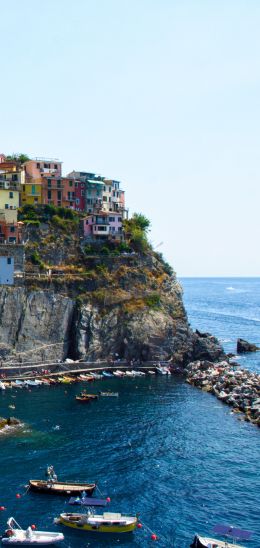 Manarola, cliff, Italy Wallpaper 720x1520