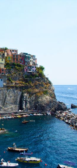 Manarola, cliff, Italy Wallpaper 1080x2340