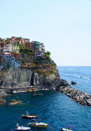 Manarola, cliff, Italy Wallpaper 1640x2360