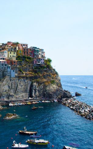 Manarola, cliff, Italy Wallpaper 1752x2800