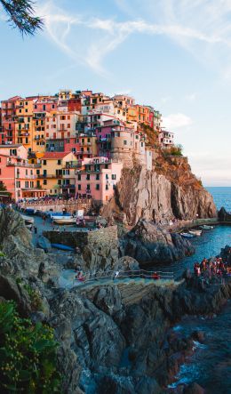 Manarola, Italy, cliff Wallpaper 600x1024