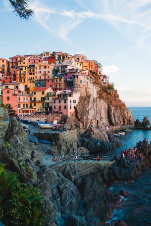 Manarola, Italy, cliff Wallpaper 640x960