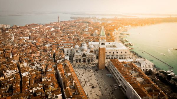 Обои 1600x900 Венеция, Италия, вид с высоты птичьего полета