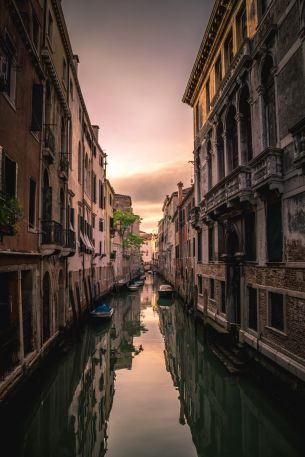 Venice, Italy, channel Wallpaper 3648x5472