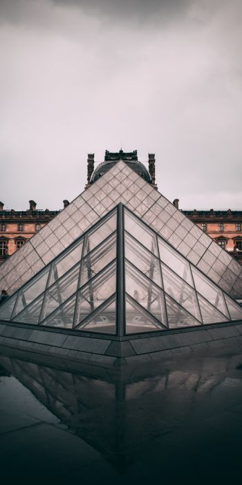 Louvre, Paris, France Wallpaper 720x1440