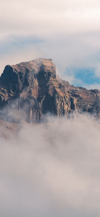 Обои 828x1792 туман, горный хребет, облака
