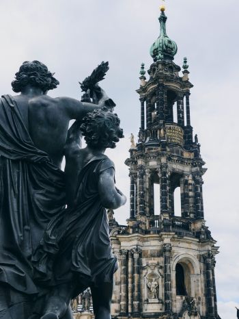 Обои 2048x2732 Дрезден, Германия, статуя