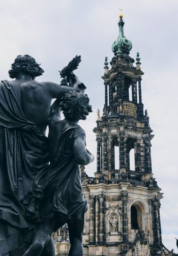 Обои 1640x2360 Дрезден, Германия, статуя