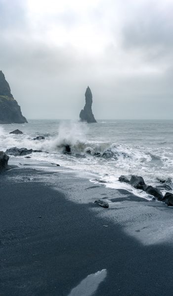 Iceland, sea, waves Wallpaper 600x1024