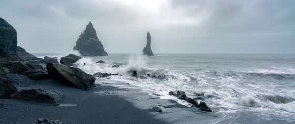 Iceland, sea, waves Wallpaper 2560x1080