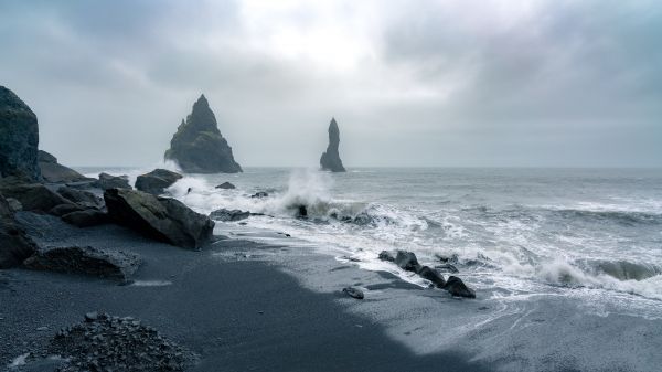 Обои 1366x768 Исландия, море, волны
