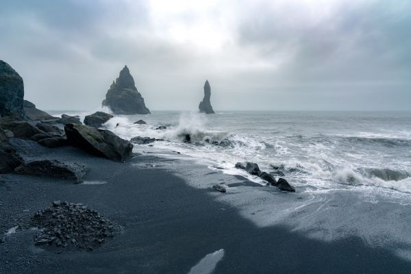Iceland, sea, waves Wallpaper 4000x2668