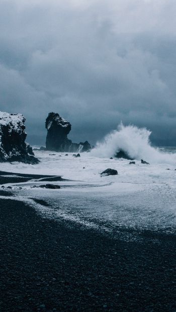 Iceland, sea, waves Wallpaper 640x1136