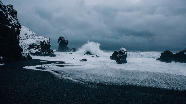 Iceland, sea, waves Wallpaper 1366x768