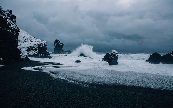 Iceland, sea, waves Wallpaper 1920x1200