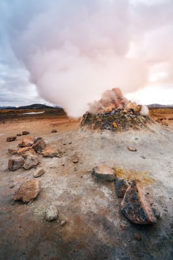 Iceland, geyser Wallpaper 640x960