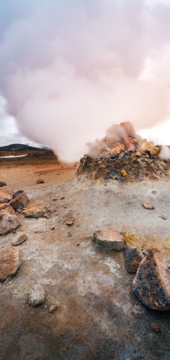 Iceland, geyser Wallpaper 1080x2280
