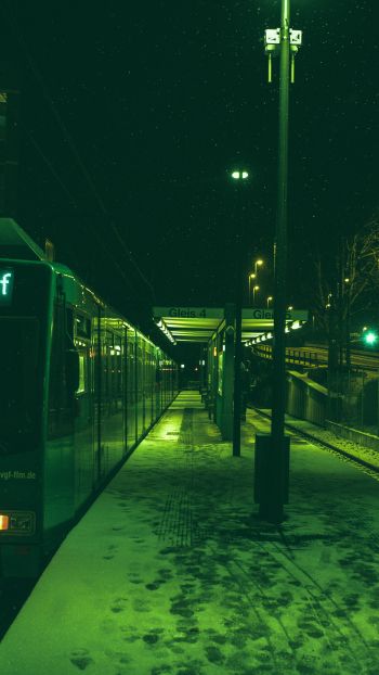 Обои 1080x1920 метро, зеленый, город
